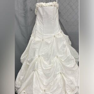 Alfred Angelo white strapless wedding dress, size 36, very good used condition